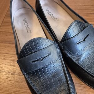 Vionic  Black Loafers Womens 9